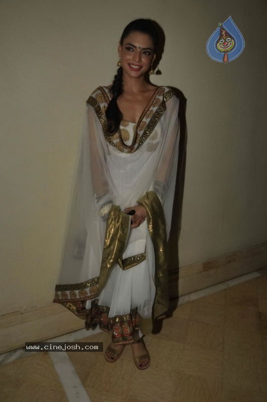 Loot Movie Star Cast Celebrates Chatt Pooja - 21 / 36 photos