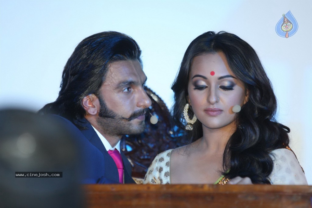 Lootera Film 1st Look Launch - 6 / 34 photos