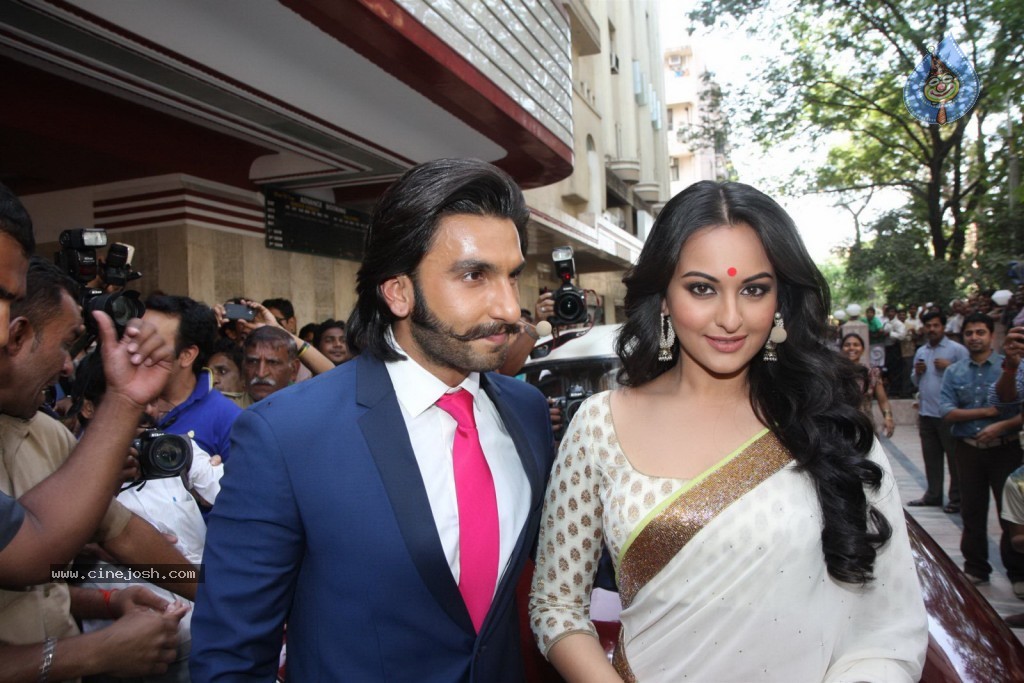 Lootera Film 1st Look Launch - 14 / 34 photos