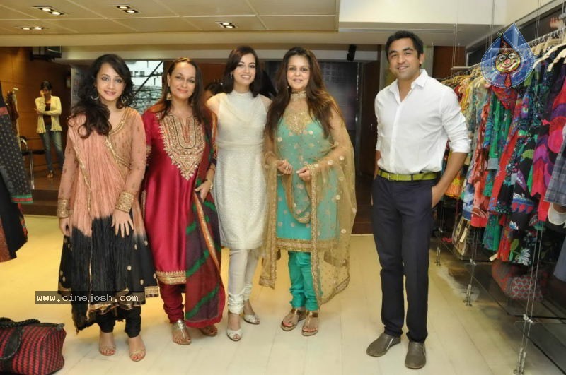 Love Breakups Zindagi Cast at Ritu Kumar Store - 11 / 26 photos