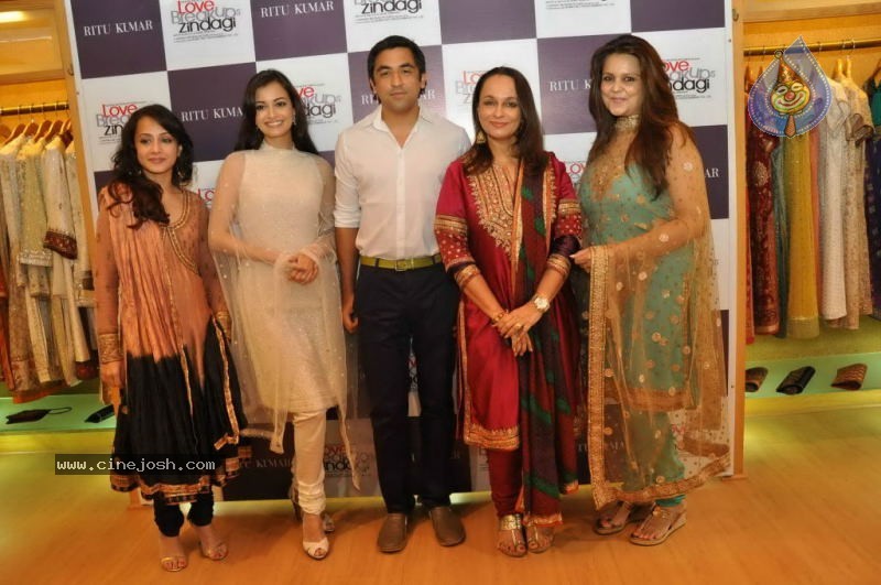 Love Breakups Zindagi Cast at Ritu Kumar Store - 16 / 26 photos