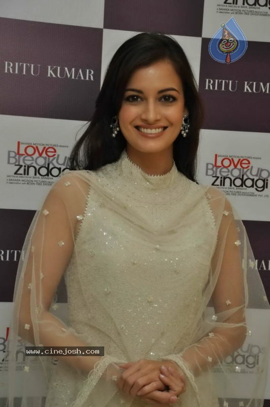 Love Breakups Zindagi Cast at Ritu Kumar Store - 23 / 26 photos