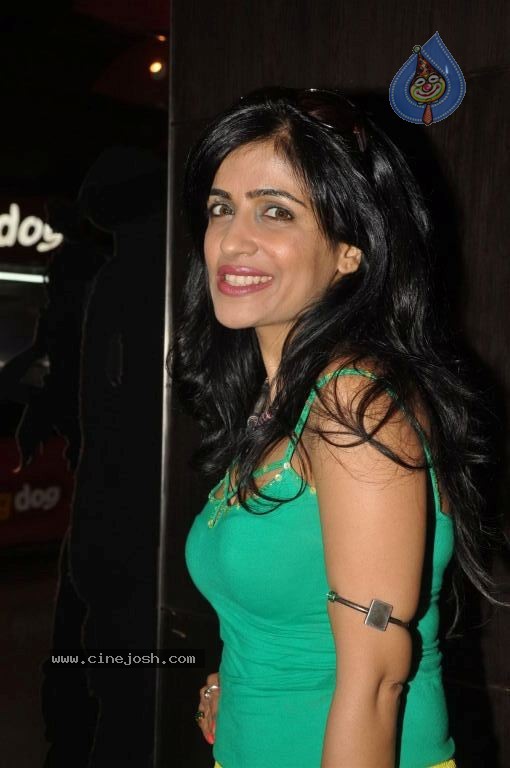 Love Wrinkle Free Movie Special Screening - 31 / 38 photos