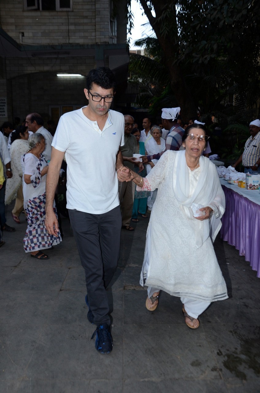 Madhur Bhandarkar Mother Condolence Meet - 2 / 85 photos