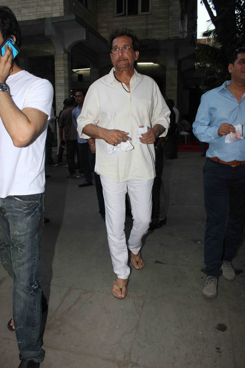 Madhur Bhandarkar Mother Condolence Meet - 12 / 85 photos