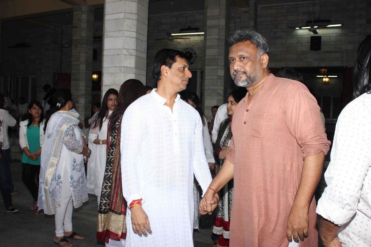 Madhur Bhandarkar Mother Condolence Meet - 25 / 85 photos