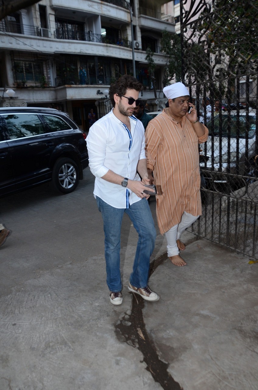 Madhur Bhandarkar Mother Condolence Meet - 28 / 85 photos