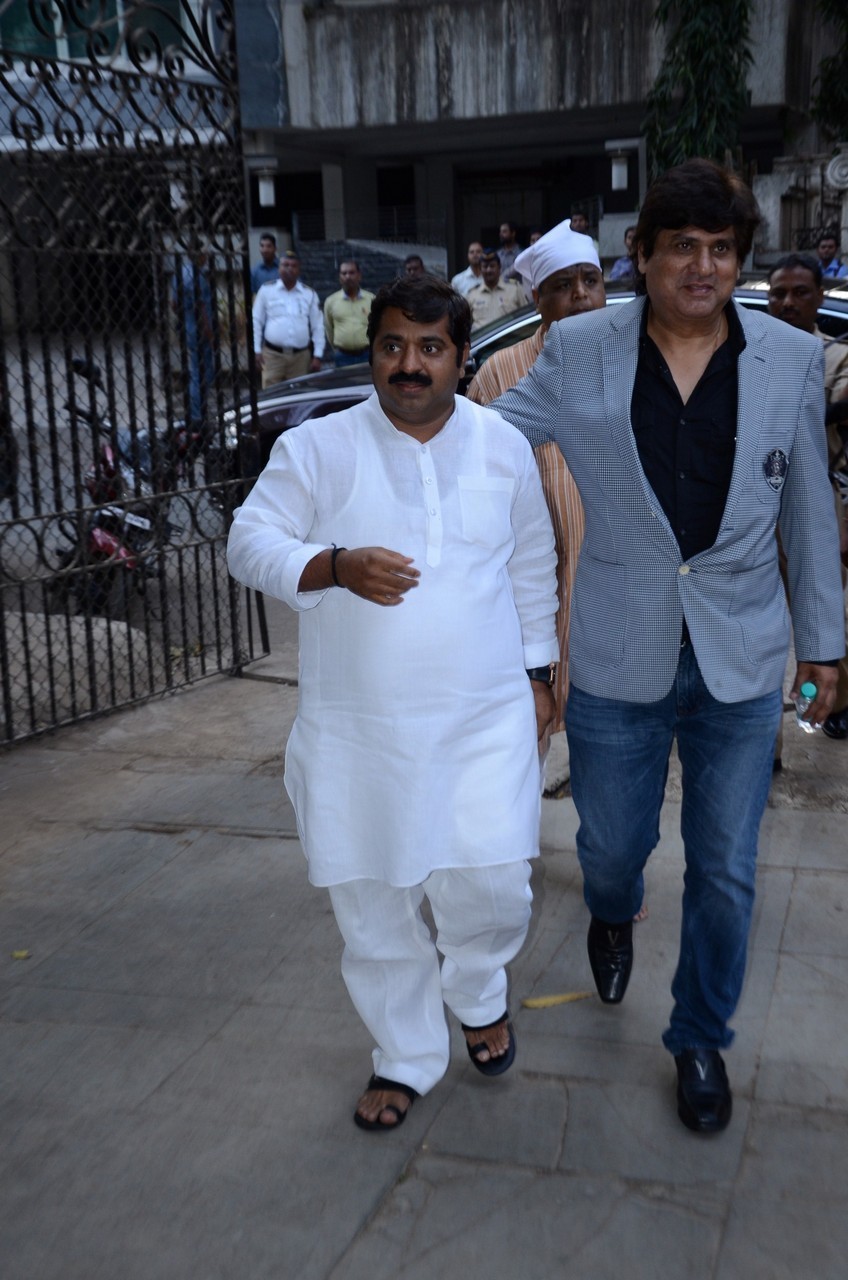 Madhur Bhandarkar Mother Condolence Meet - 56 / 85 photos