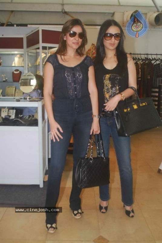 Mana Shetty Araaish Shopping Soiree Event - 32 / 65 photos