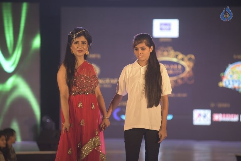 Manali Jagtap's Star Walk Fashion Show - 22 / 57 photos