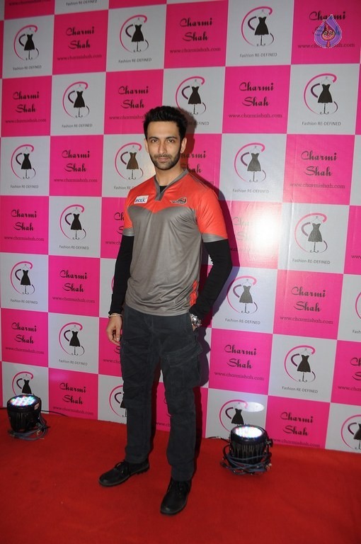 Manasvi Mamgai at Charmi Shah Fashion Event - 1 / 21 photos