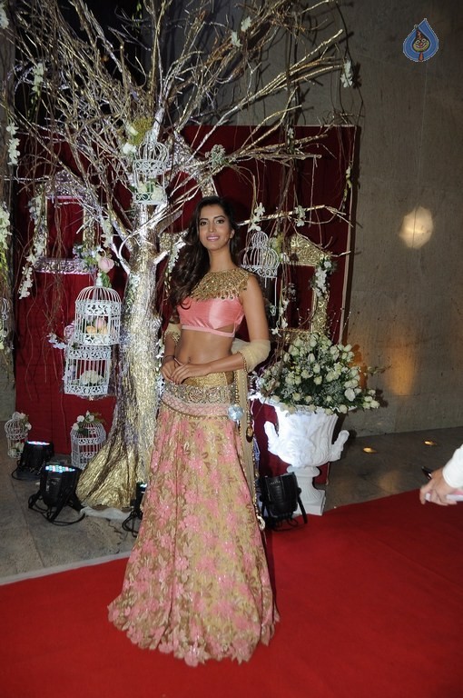 Manasvi Mamgai at Charmi Shah Fashion Event - 7 / 21 photos