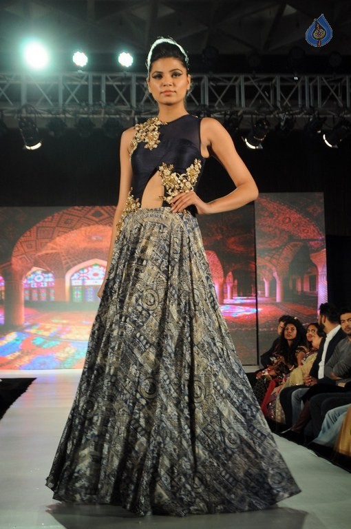 Manasvi Mamgai at Charmi Shah Fashion Event - 19 / 21 photos