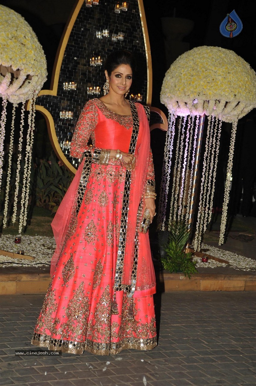 Manish Malhotra Niece Riddhi Malhotra Wedding Reception - 64 / 125 photos