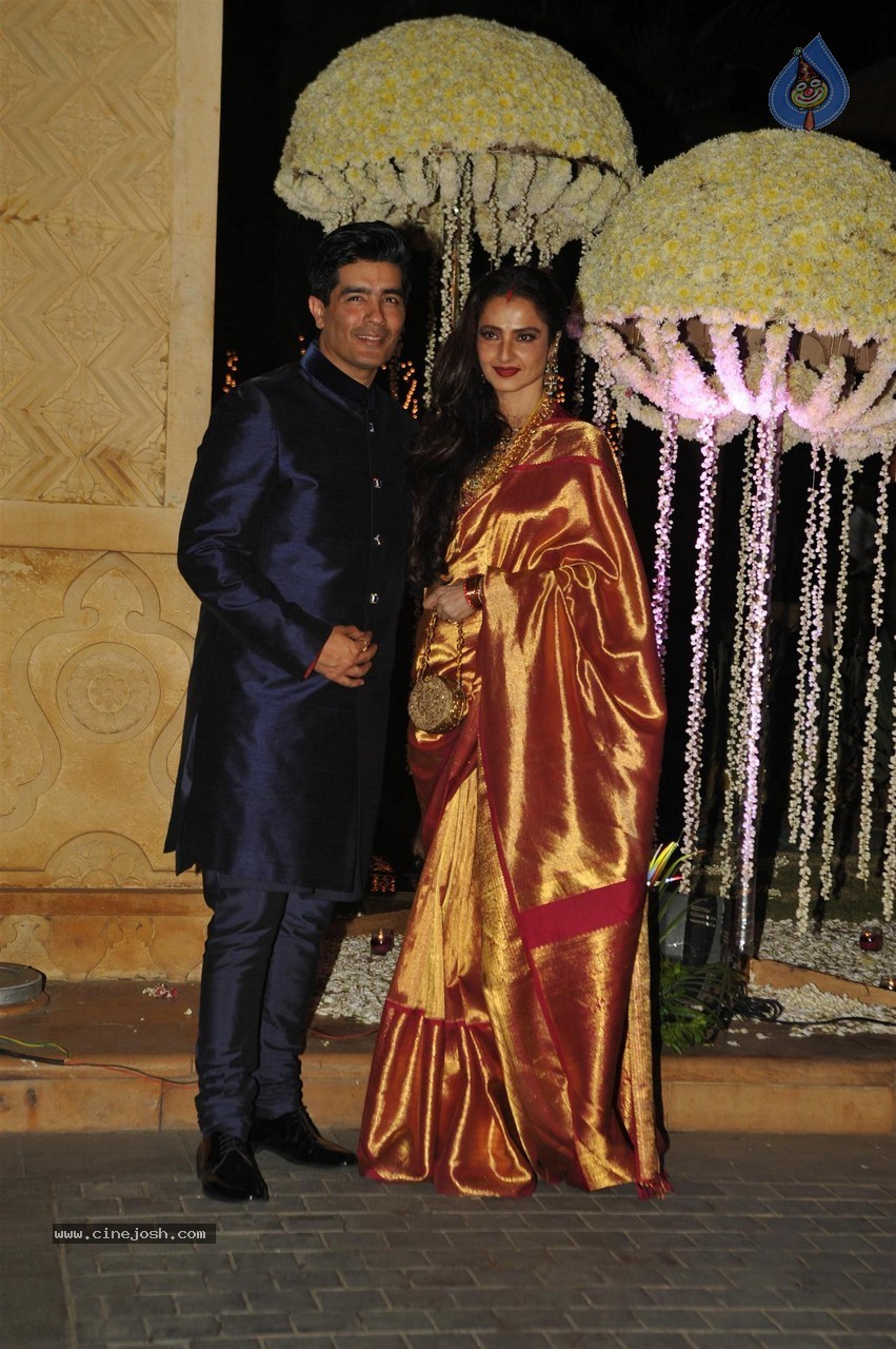 Manish Malhotra Niece Riddhi Malhotra Wedding Reception - 75 / 125 photos