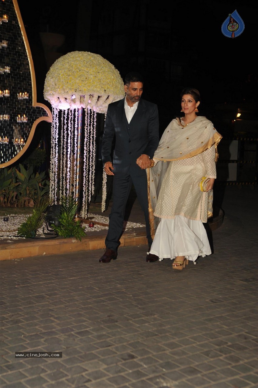 Manish Malhotra Niece Riddhi Malhotra Wedding Reception - 95 / 125 photos