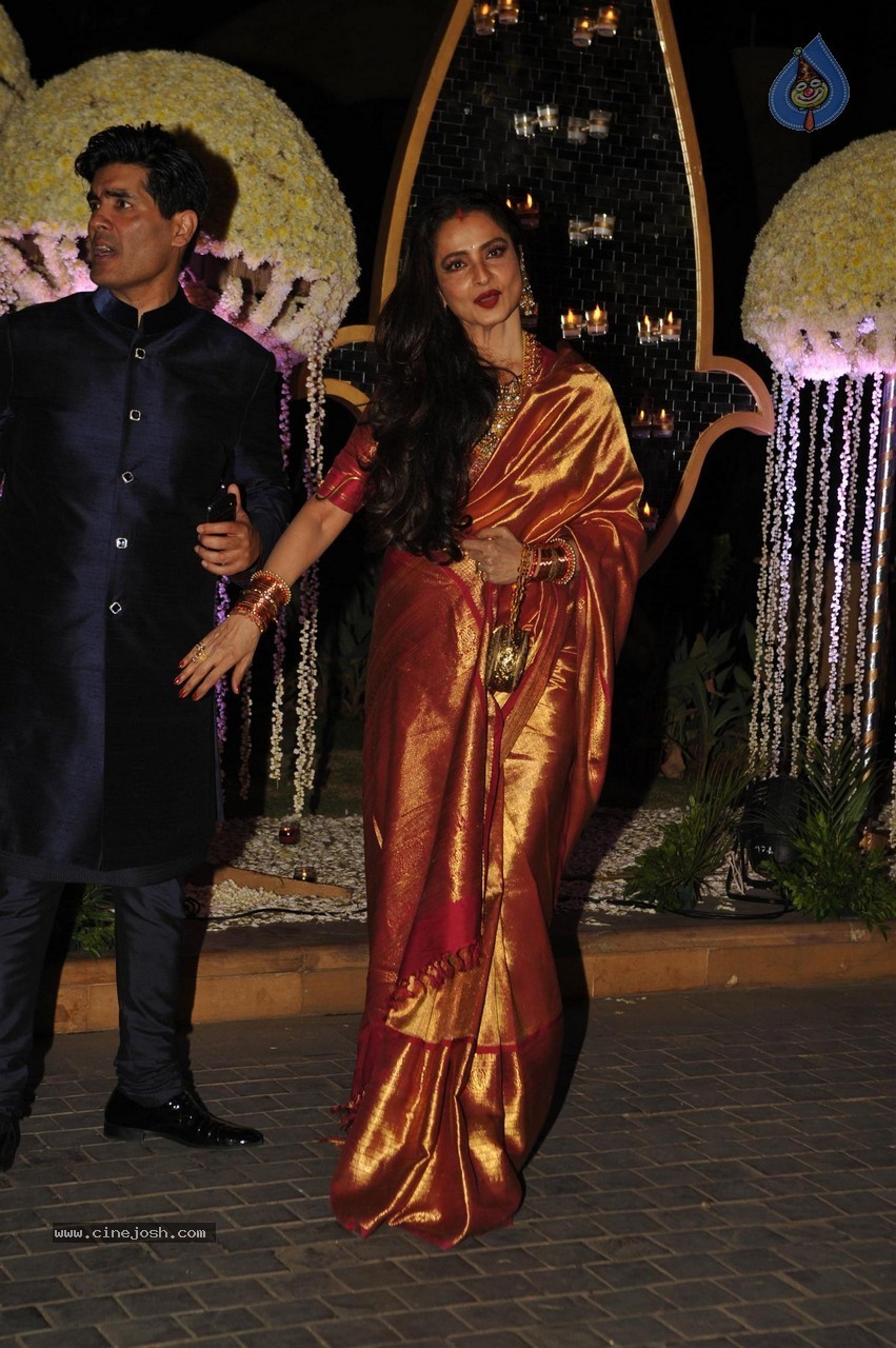 Manish Malhotra Niece Riddhi Malhotra Wedding Reception - 96 / 125 photos