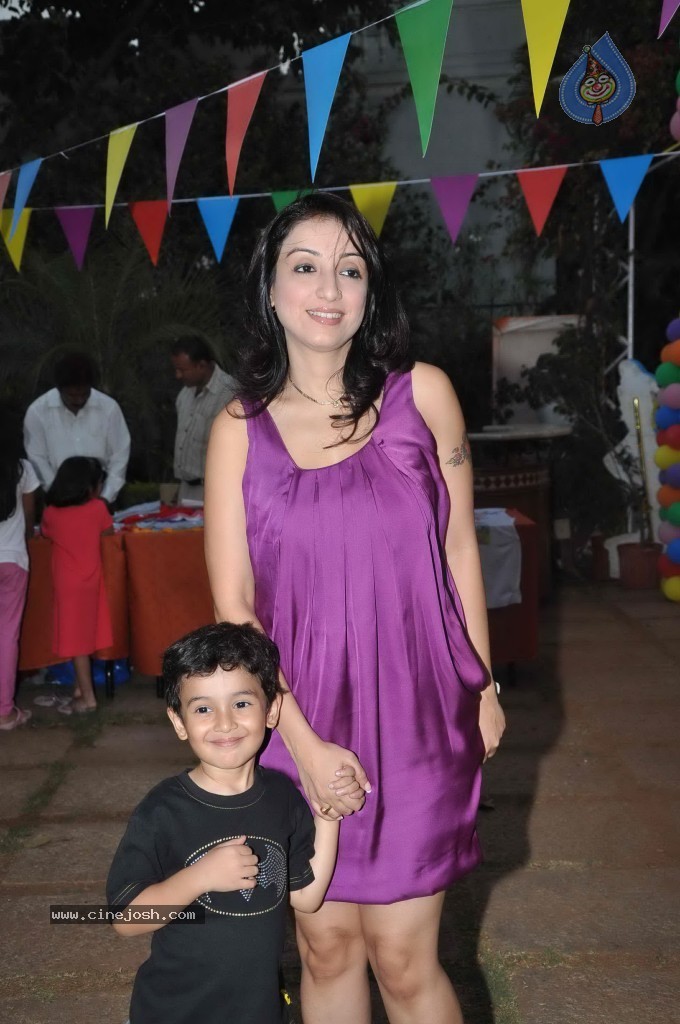 Manoj Bajpai Children Bday Bash - 12 / 57 photos
