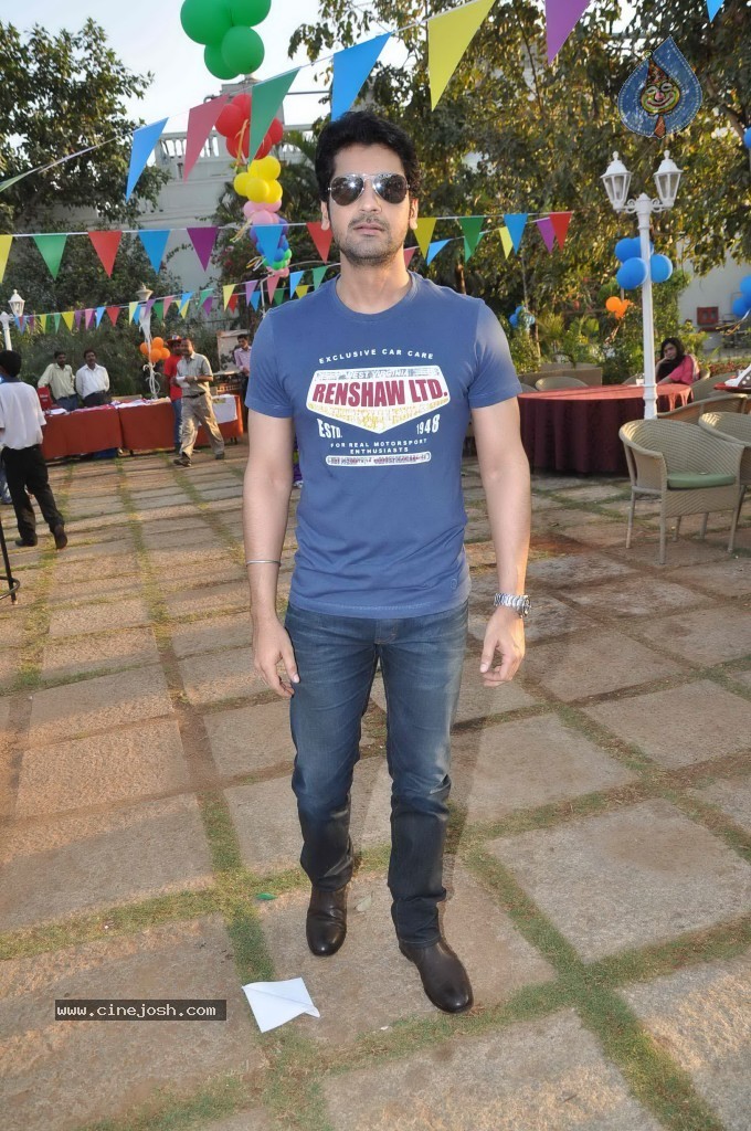 Manoj Bajpai Children Bday Bash - 48 / 57 photos