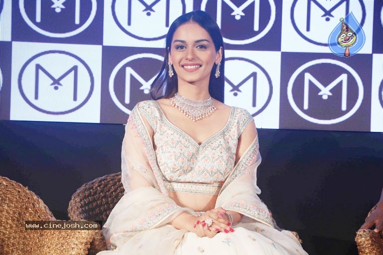 Manushi Chhillar At Press Conference Of Malabar Jewellery Event - 2 / 9 photos