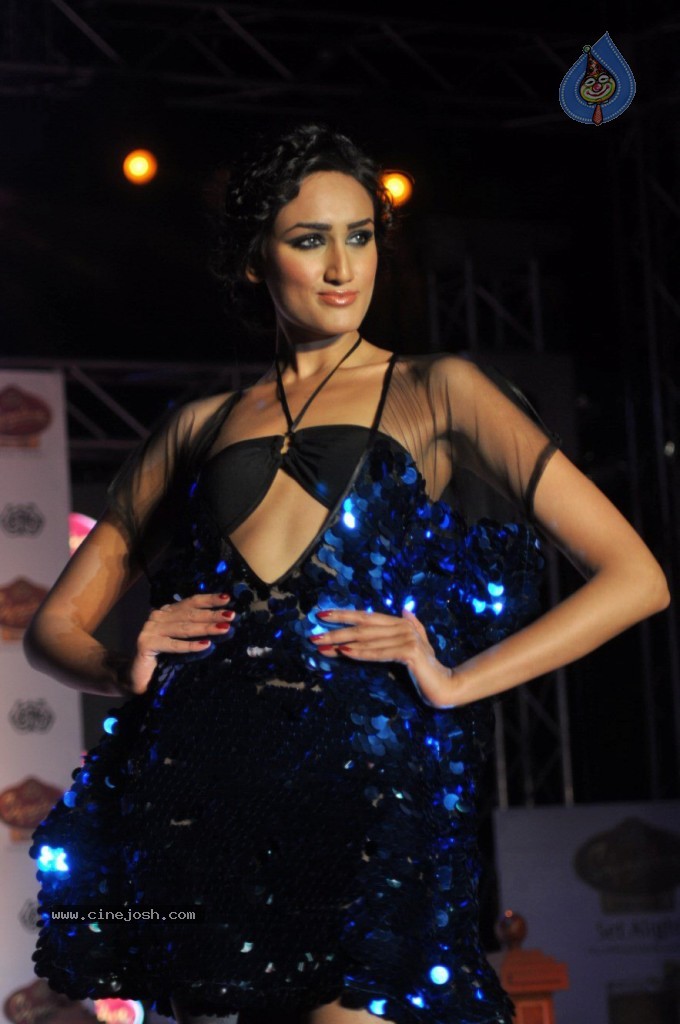 McDowell Signature Indian Derby 2013 Event - 21 / 39 photos