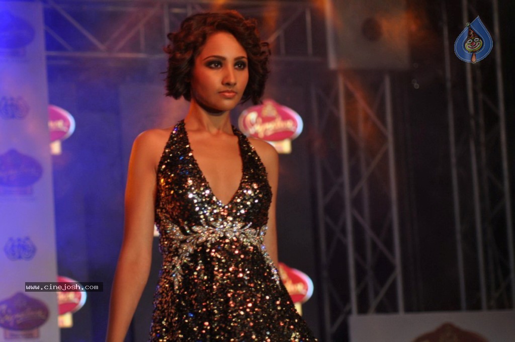 McDowell Signature Indian Derby 2013 Event - 31 / 39 photos