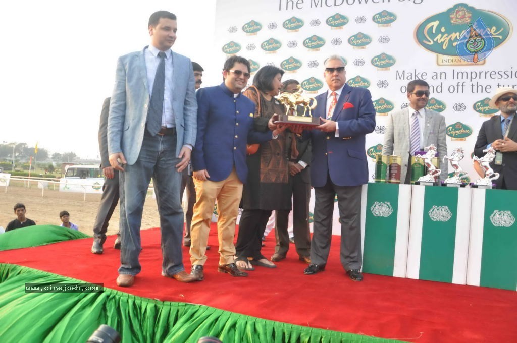 McDowell Signature Indian Derby 2014 - 4 / 78 photos