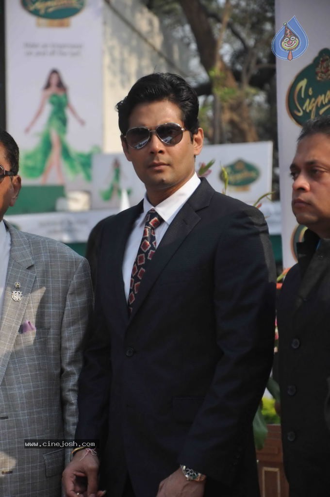 McDowell Signature Indian Derby 2014 - 32 / 78 photos