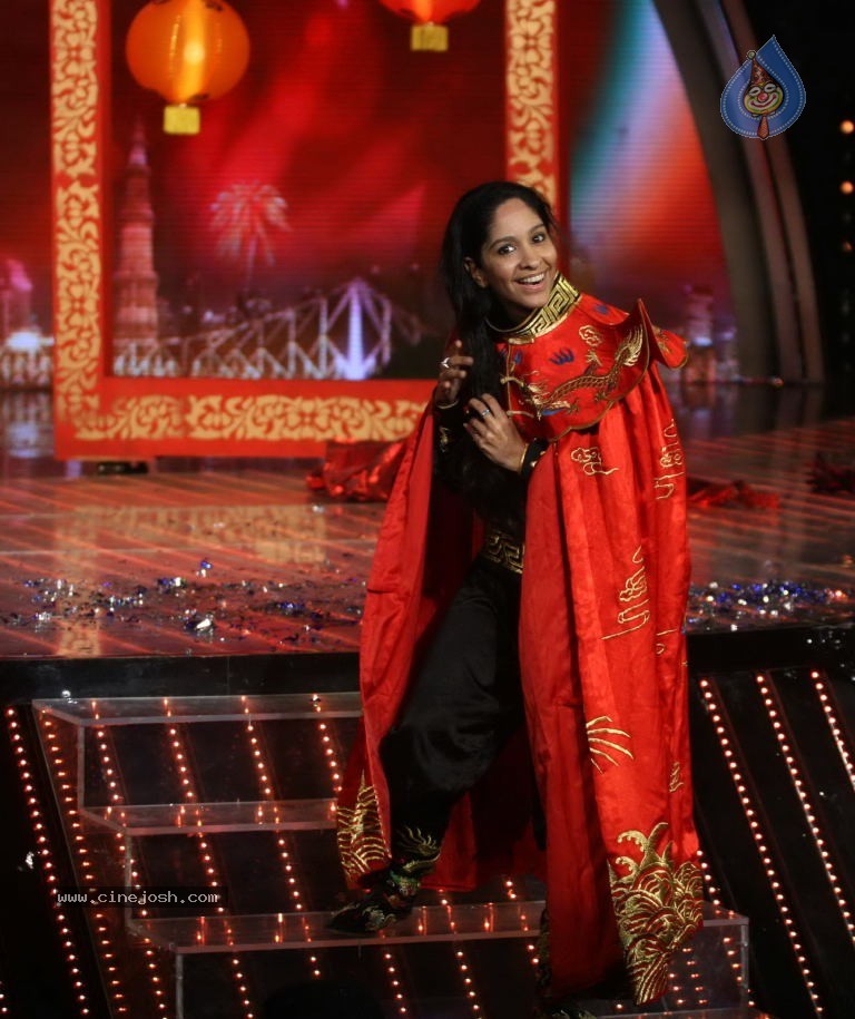 Mere Brother ki Dulhan Cast at INDIAs Got Talent Sets - 17 / 25 photos