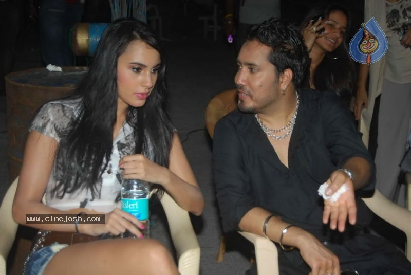 Mikas Spicy Song Shooting Spot - 5 / 36 photos