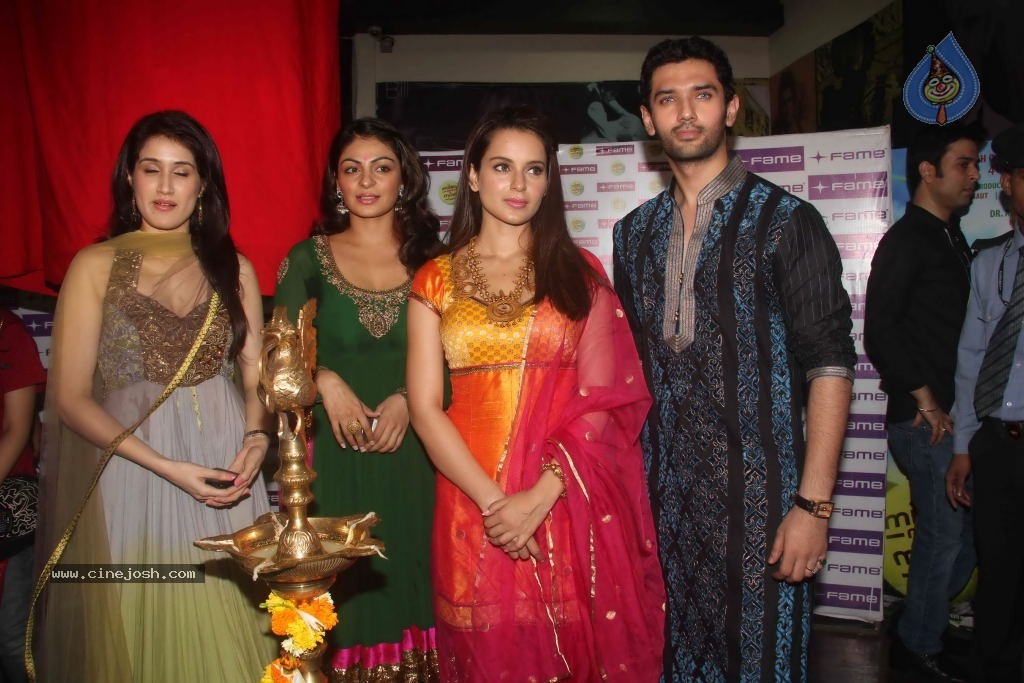 Miley Naa Miley Hum Movie Cast Celebrates Diwali Event - 25 / 55 photos