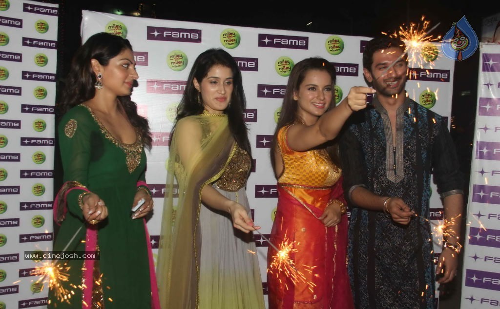 Miley Naa Miley Hum Movie Cast Celebrates Diwali Event - 26 / 55 photos