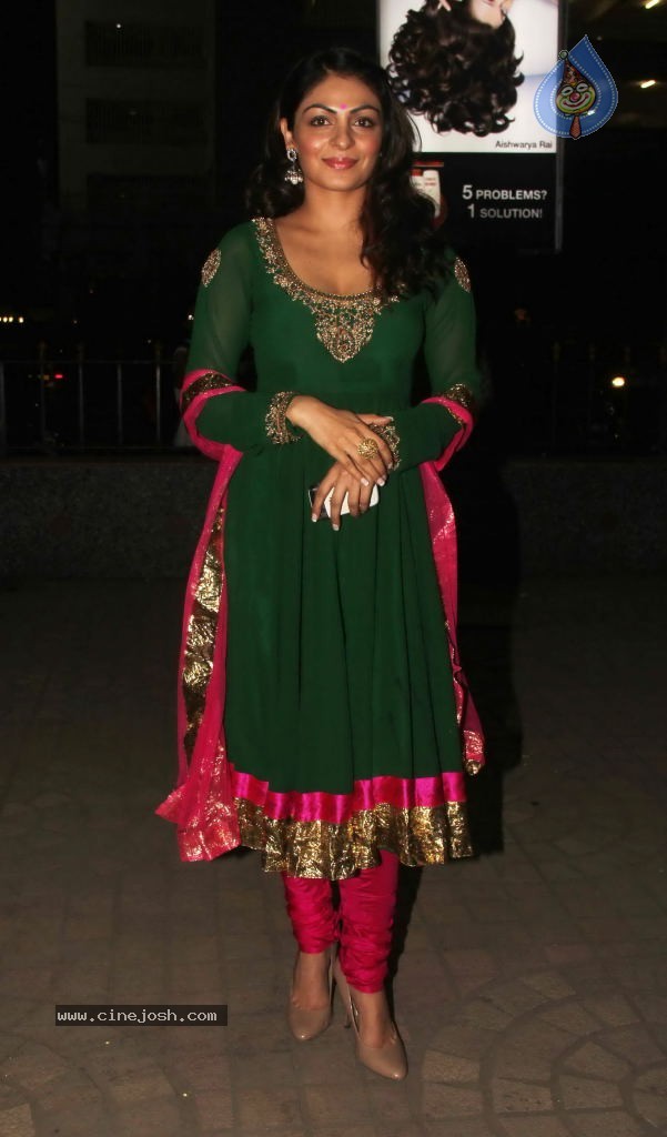 Miley Naa Miley Hum Movie Cast Celebrates Diwali Event - 37 / 55 photos