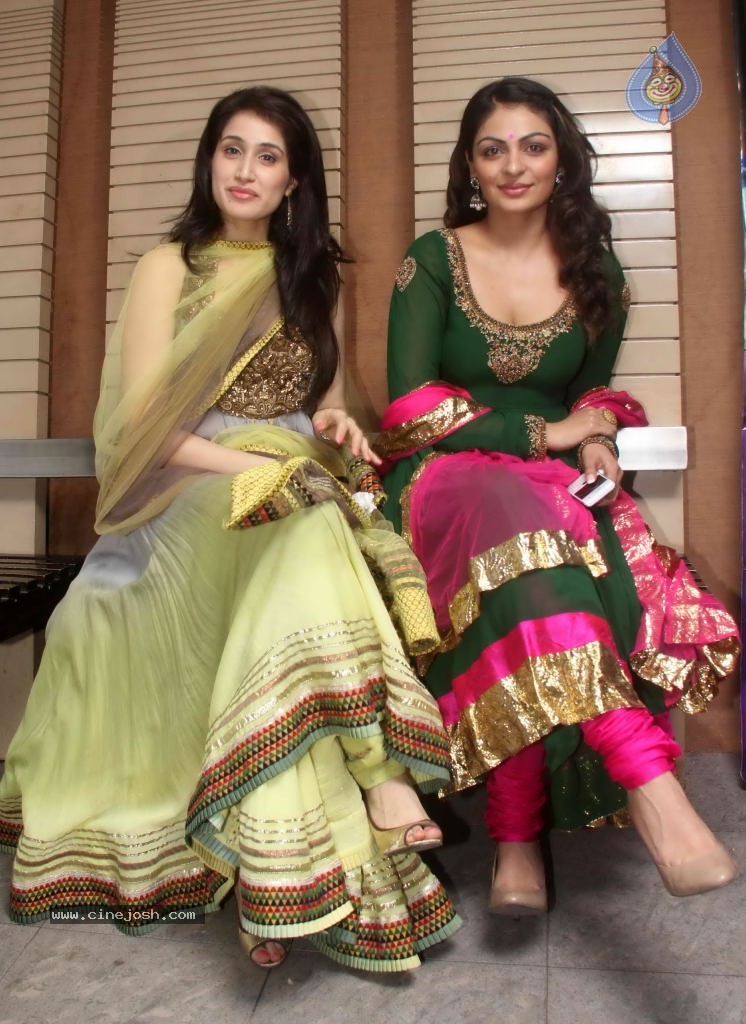 Miley Naa Miley Hum Movie Cast Celebrates Diwali Event - 44 / 55 photos