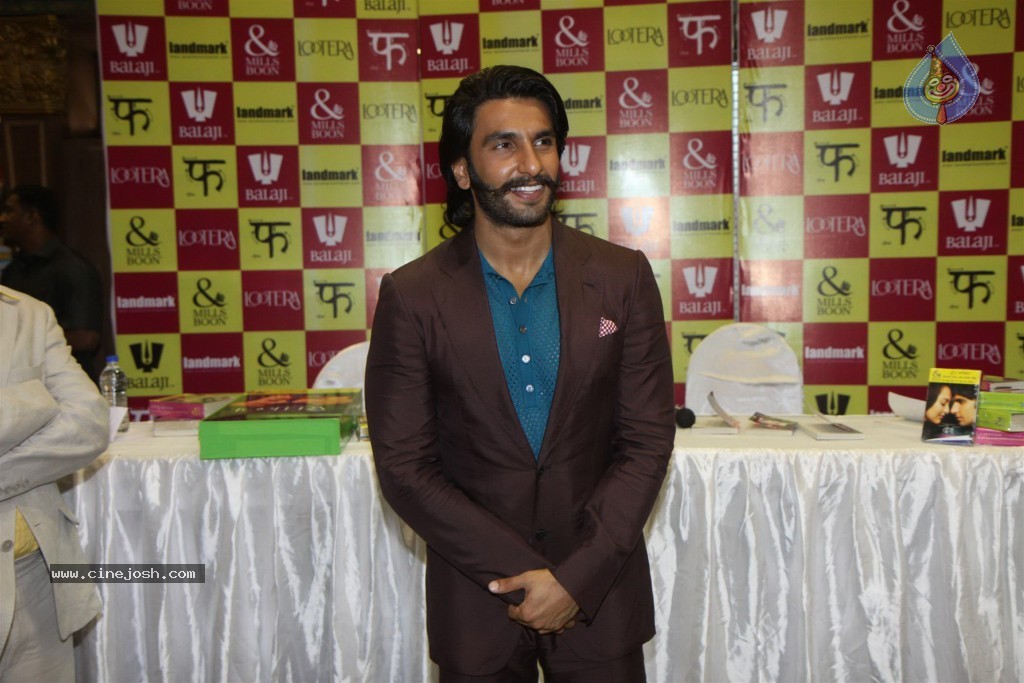 Mills n Boon Lootera Novels Pack Launch - 1 / 58 photos