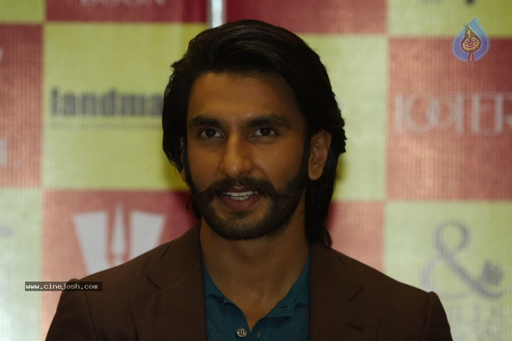 Mills n Boon Lootera Novels Pack Launch - 46 / 58 photos