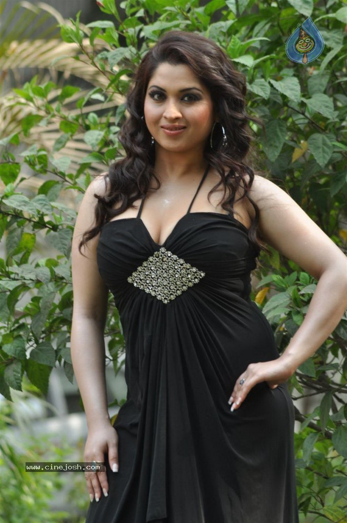 Misti Mukherjee Hot Stills - 24 / 58 photos