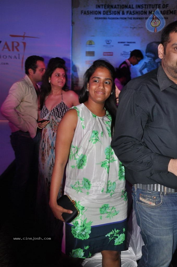 Mod Art Hot Fashion Show - 24 / 42 photos