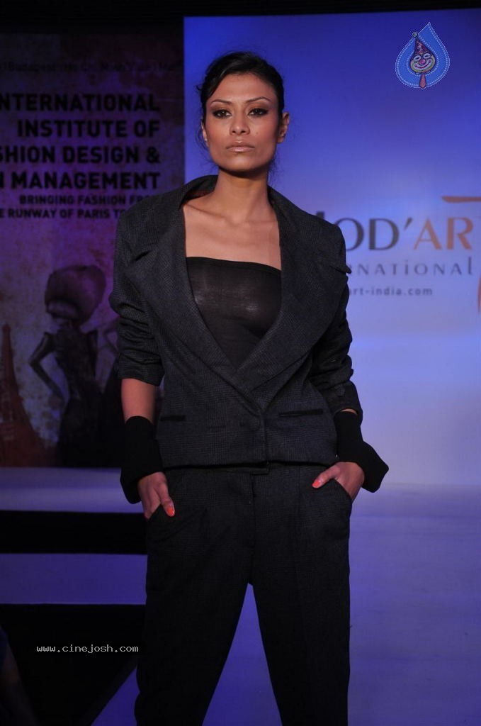 Mod Art Hot Fashion Show - 26 / 42 photos