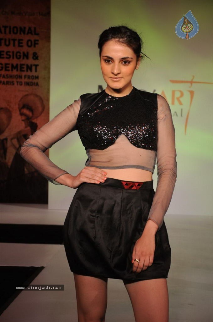 Mod Art Hot Fashion Show - 30 / 42 photos