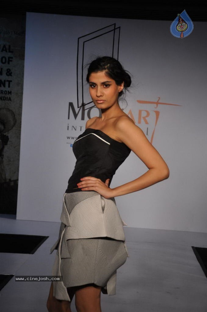 Mod Art Hot Fashion Show - 37 / 42 photos