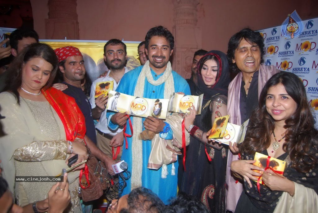 MOD Movie Team Visited Andheri Cha Raja - 5 / 25 photos