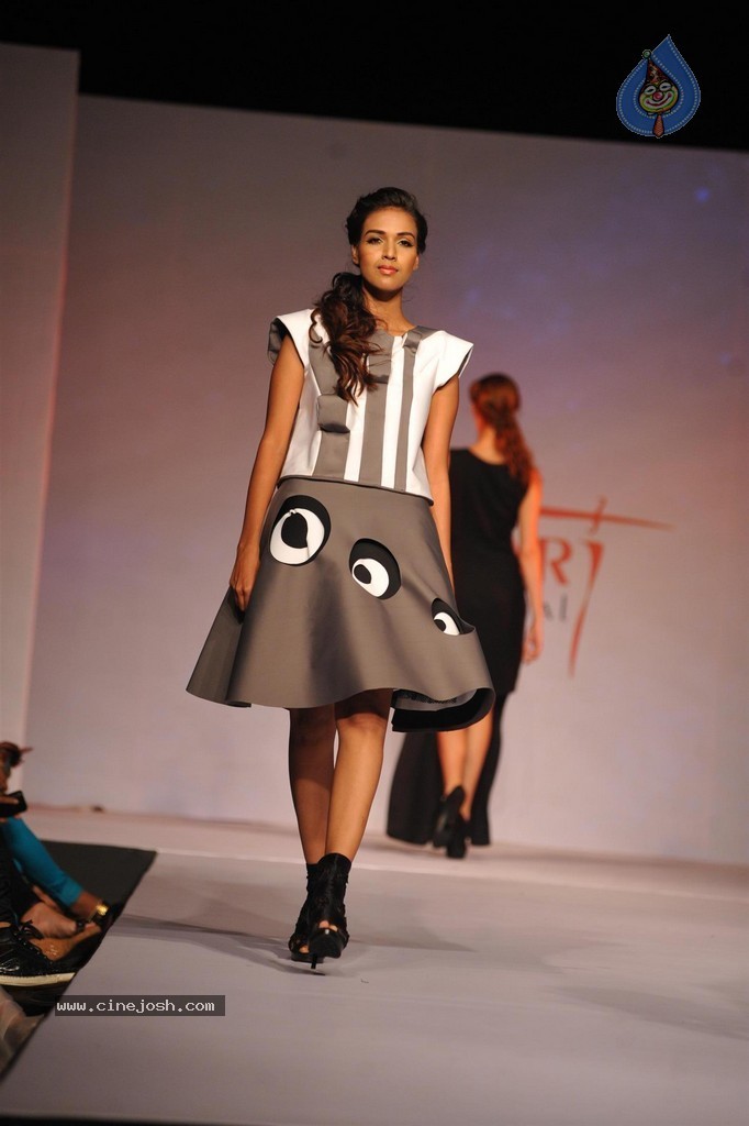 ModArt International Annual Graduating Fashion Show - 53 / 137 photos