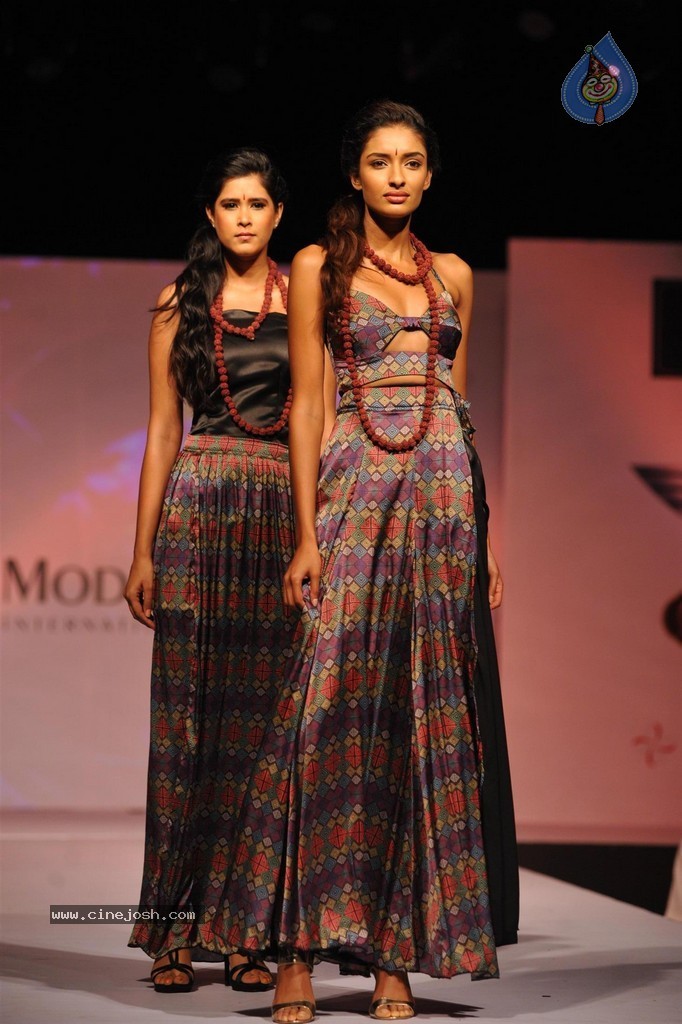ModArt International Annual Graduating Fashion Show - 58 / 137 photos