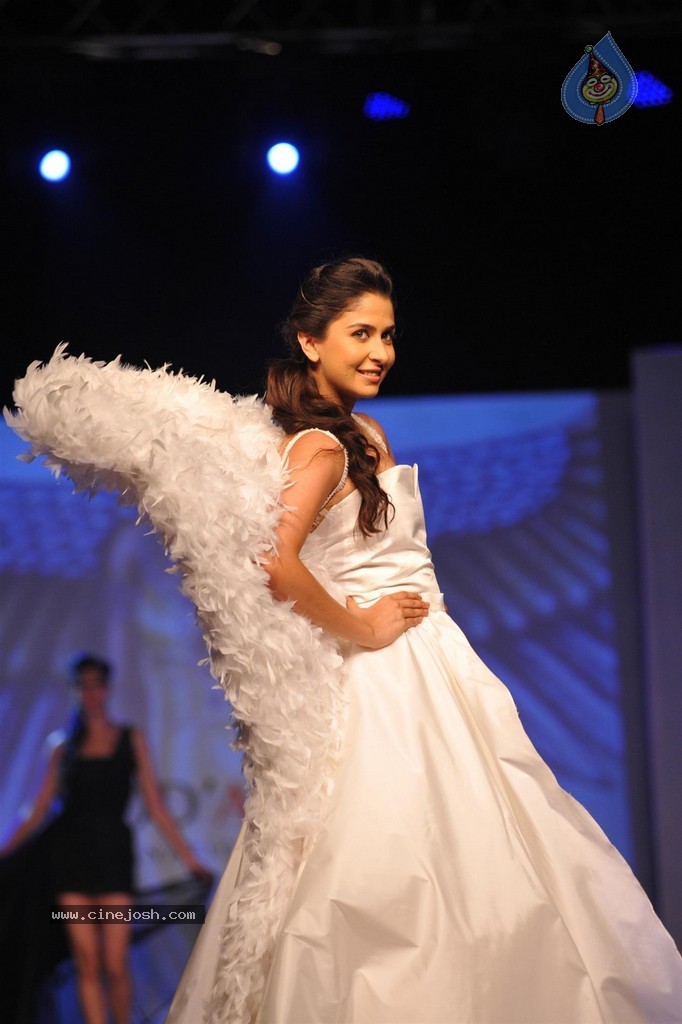 ModArt International Annual Graduating Fashion Show - 70 / 137 photos