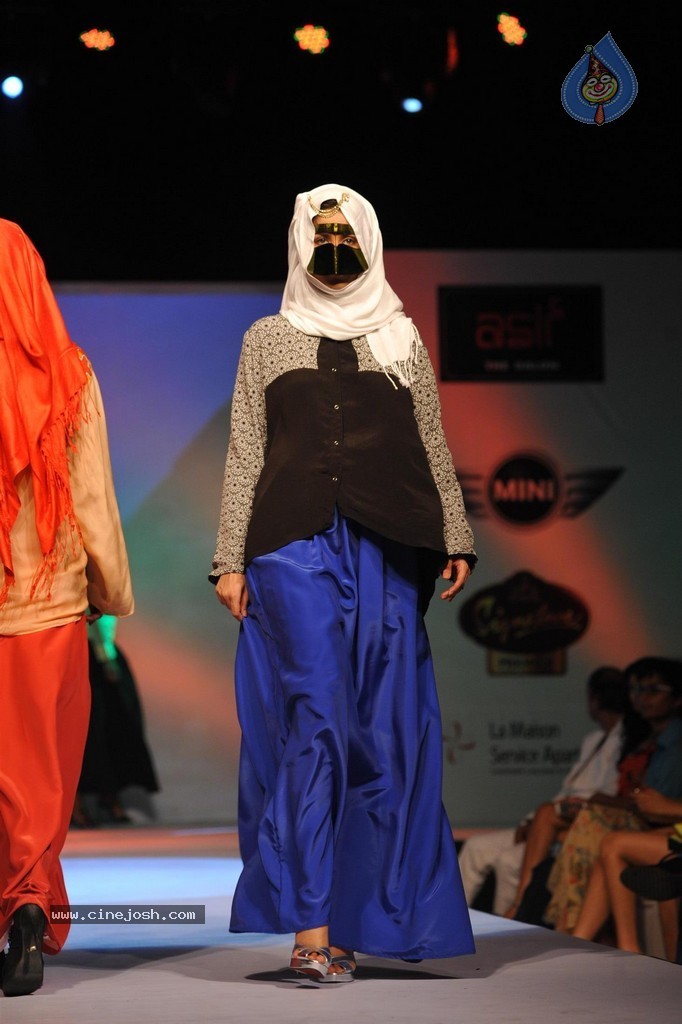 ModArt International Annual Graduating Fashion Show - 73 / 137 photos