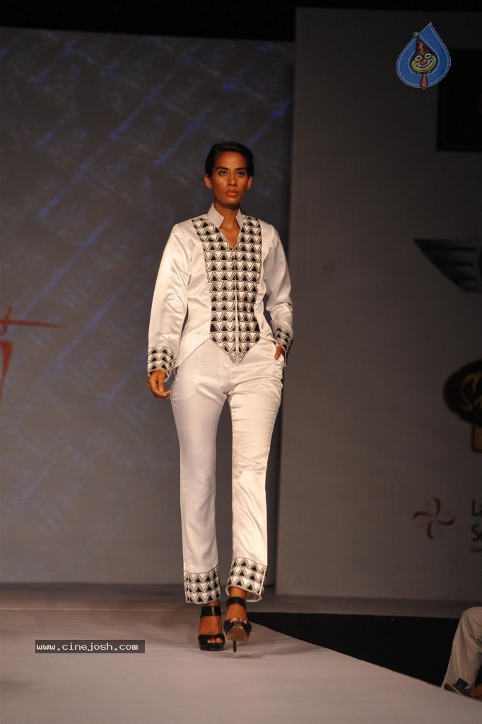 ModArt International Annual Graduating Fashion Show - 78 / 137 photos