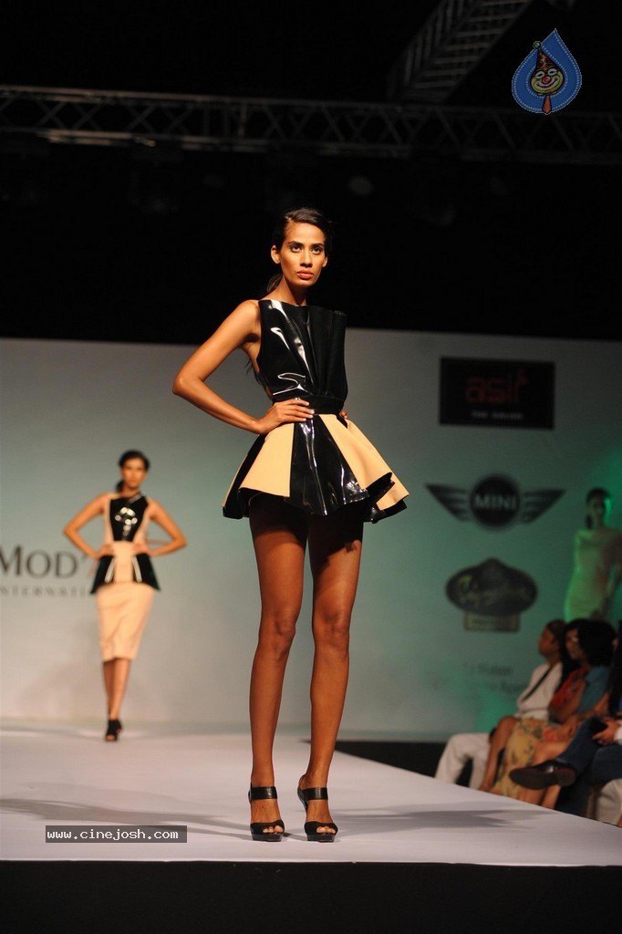 ModArt International Annual Graduating Fashion Show - 84 / 137 photos