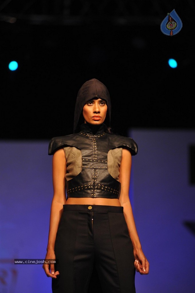 ModArt International Annual Graduating Fashion Show - 101 / 137 photos