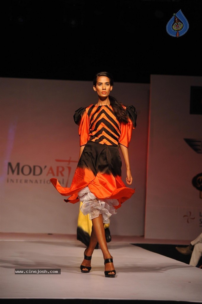 ModArt International Annual Graduating Fashion Show - 109 / 137 photos